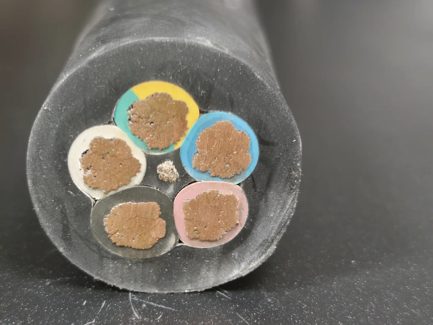 H07RN-F flexible rubber cable cross-section for a floating platform power supply in Chile