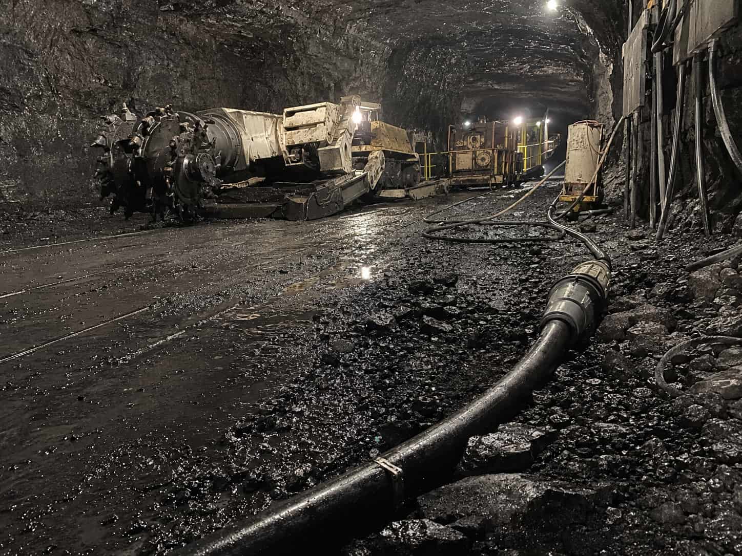 Type 241 mining cable in an underground coal-mine power-supply environment