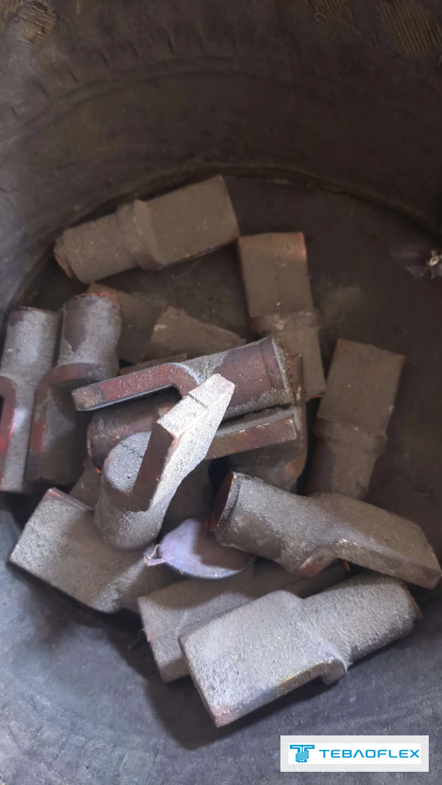 Badan lug tembaga tuang mentah bagi kabel DLO 1100/24 sebelum dimesin