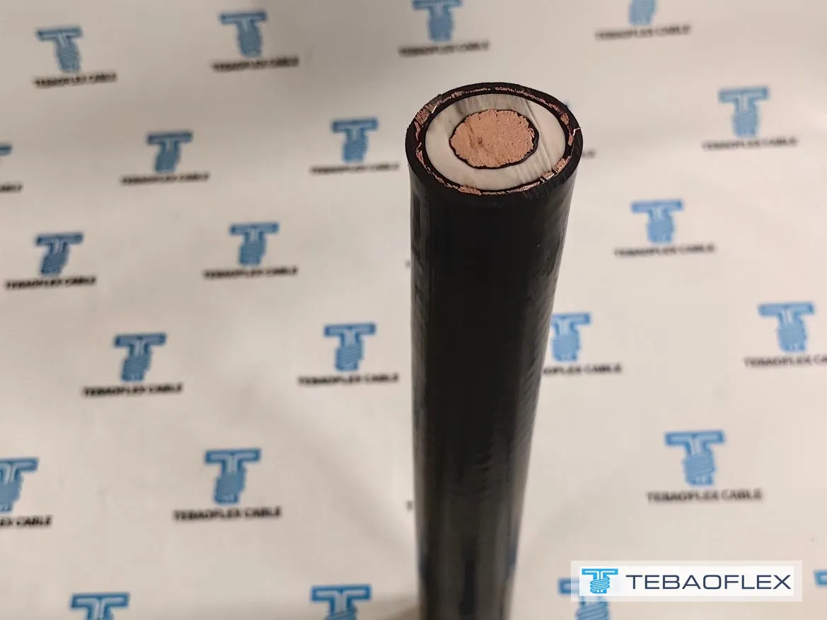Black (N)TMCGCW11Y 12/20 kV 1x120/16 flexible medium voltage cable, cut end
